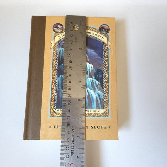 A Series of Unfortunate Events: The Slippery Slope Hardcover Book #10 - Picture 5 of 5
